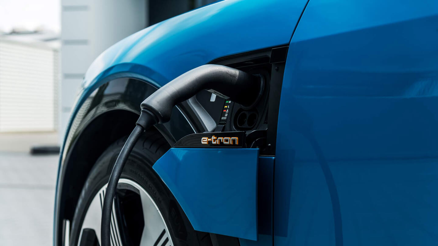Порт зарядного устройства Audi e-tron quattro