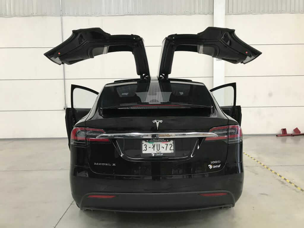 Бронированная Tesla Model X - фото 2