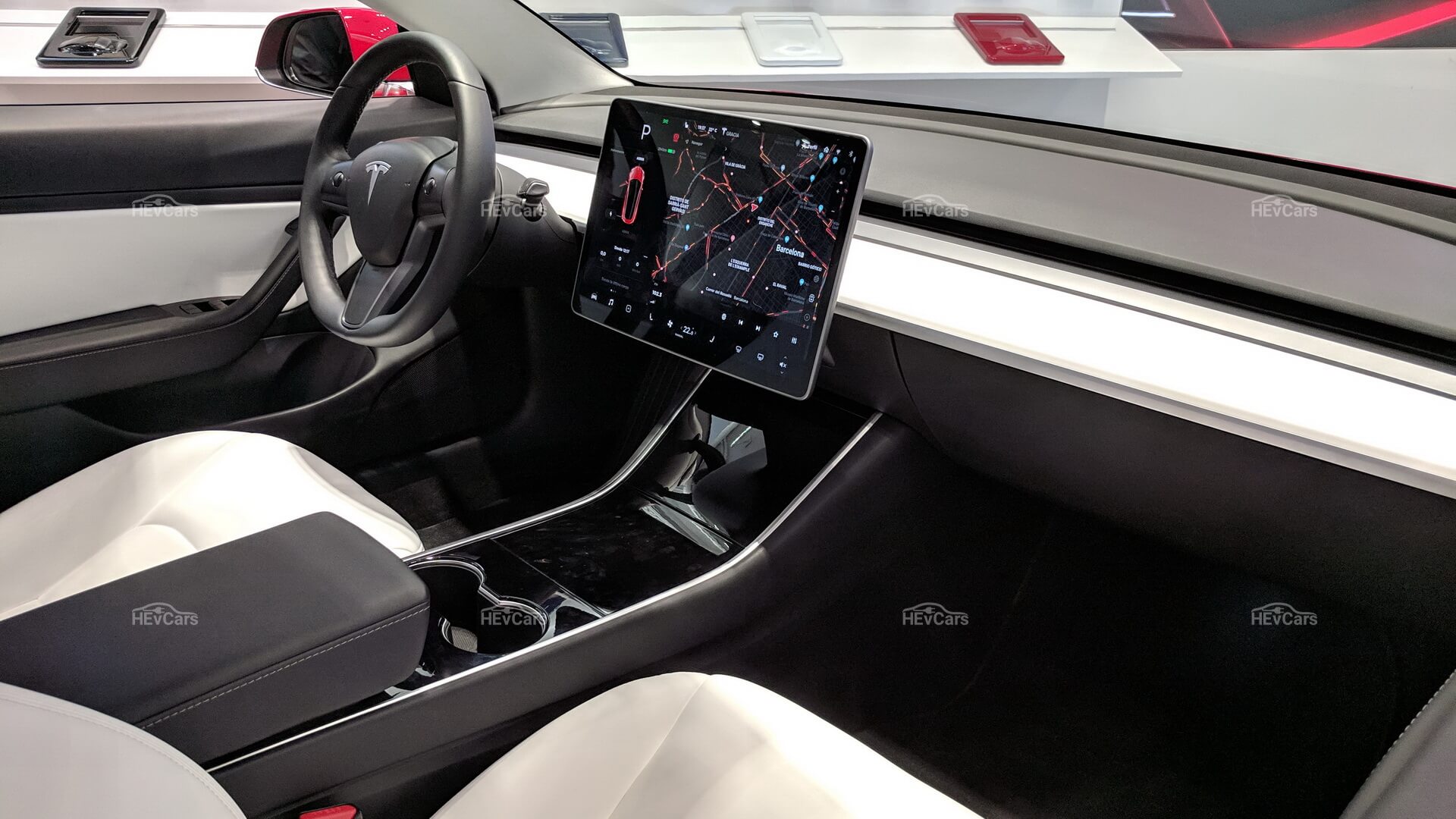 Интерьеры Tesla Model 3