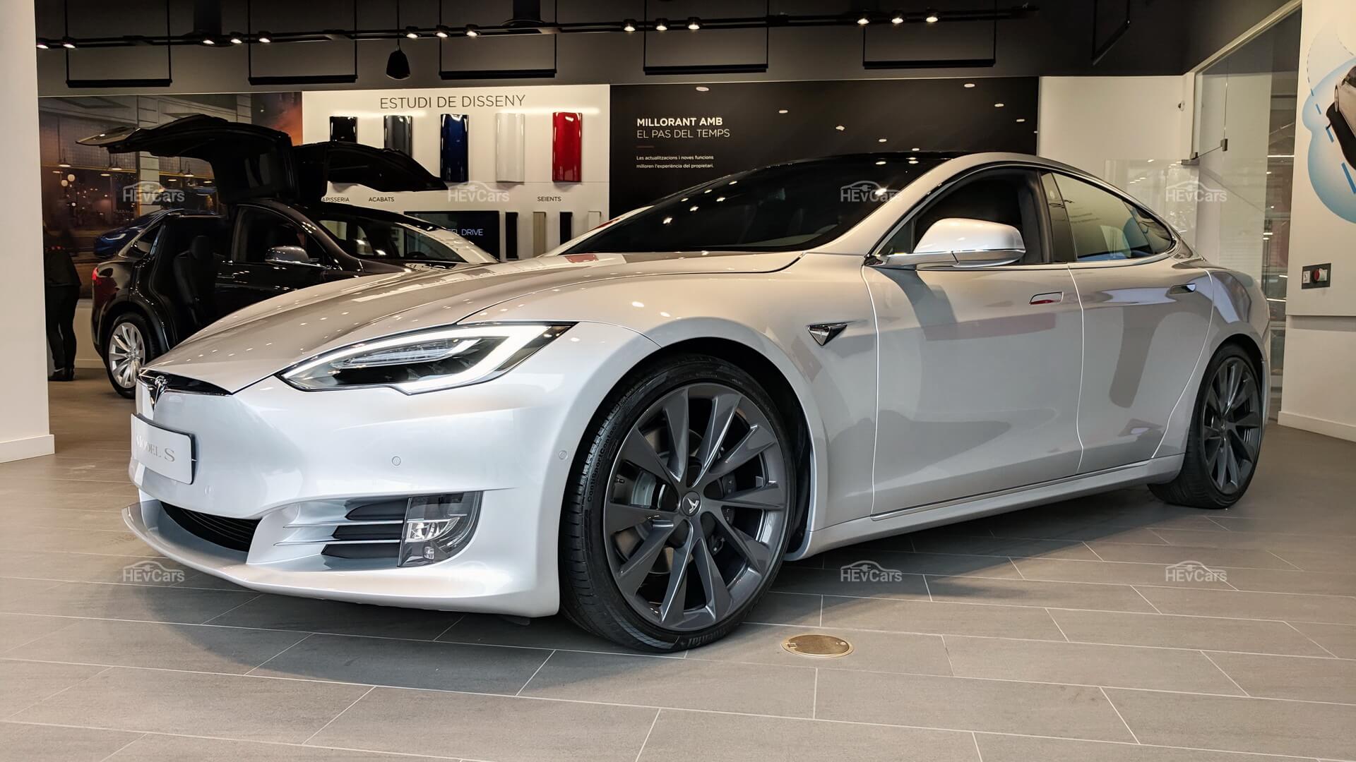 Tesla Model S — первая модель изменившая представление об электрокарах