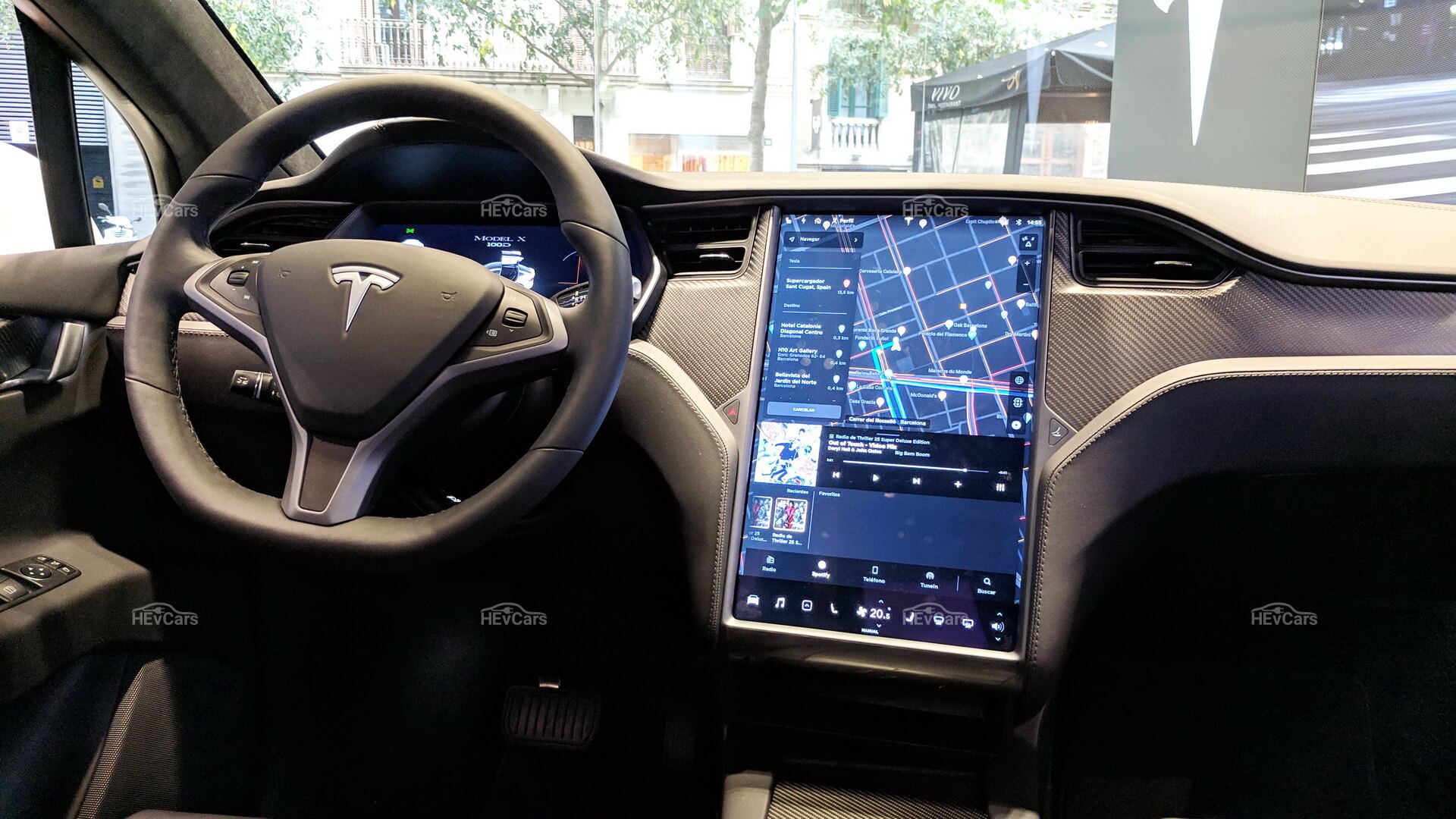 Tesla model s салон