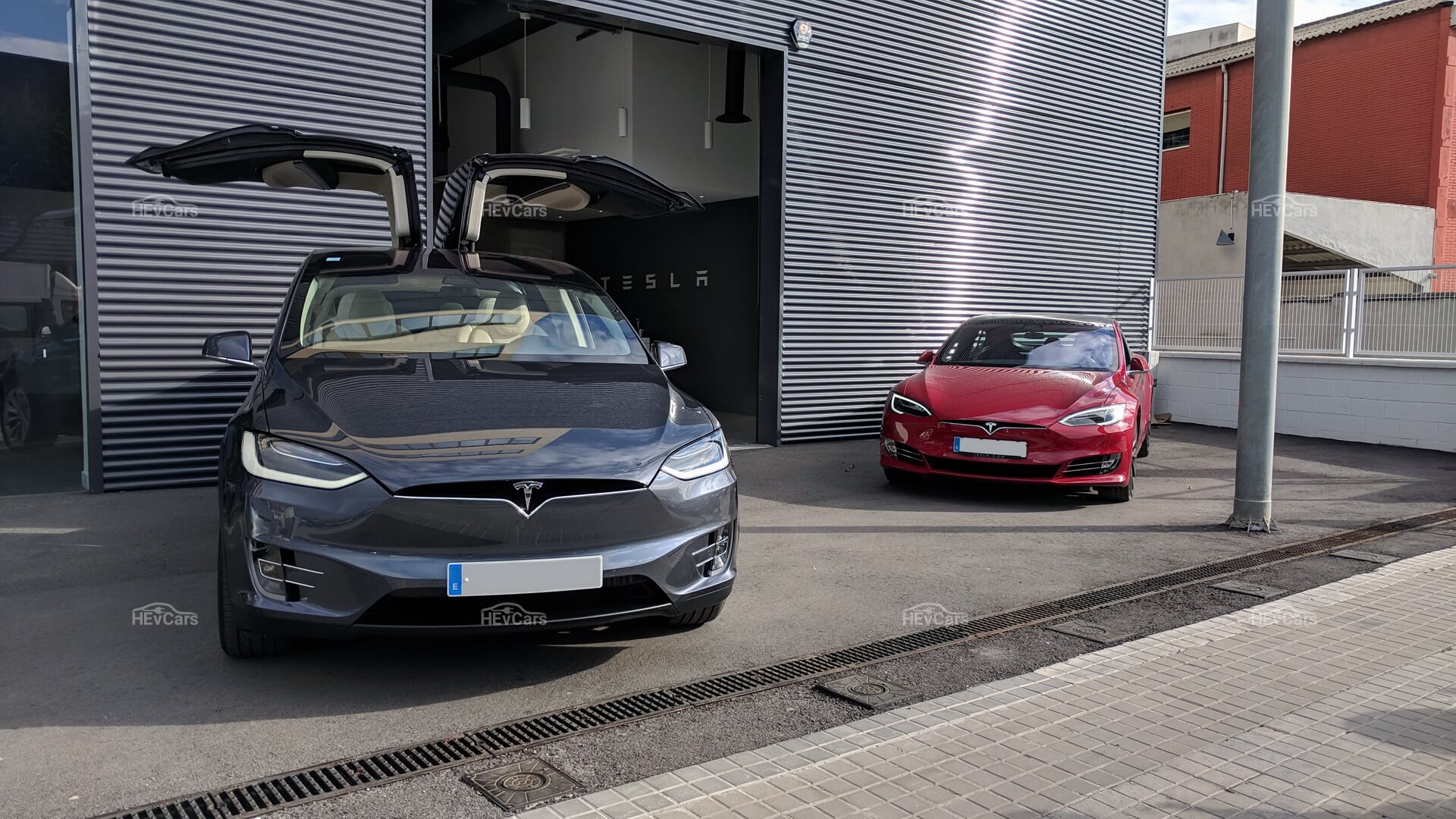 Tesla Model X и Model S
