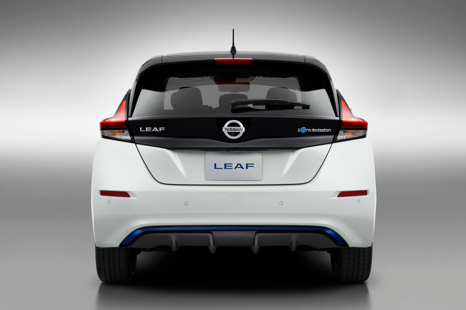 Nissan Leaf e+ 2019 - вид сзади