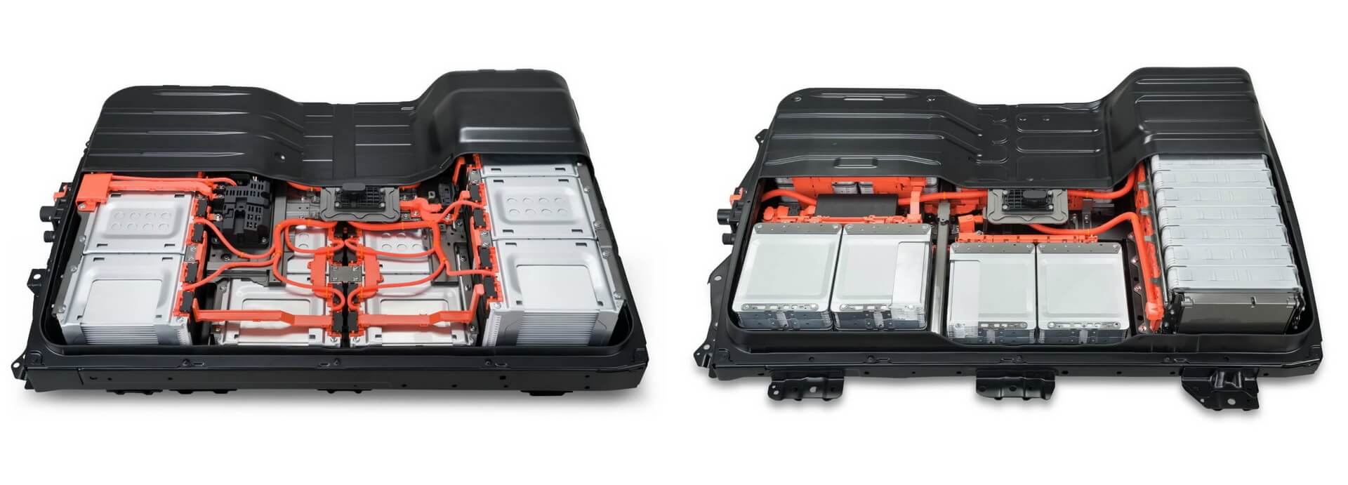Аккумуляторная батарея Nissan Leaf e+ на 62 кВт⋅ч (слева) и Nissan Leaf 40 кВт⋅ч (справа)