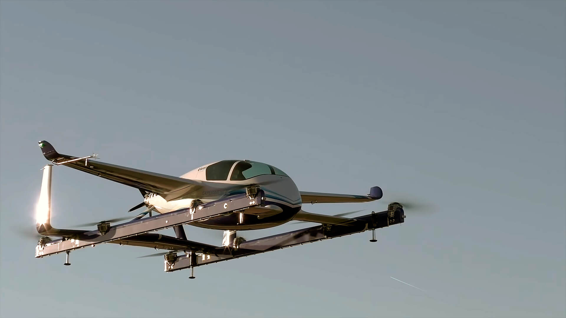Беспилотный электрический самолет Boeing совершил первый испытательный полет