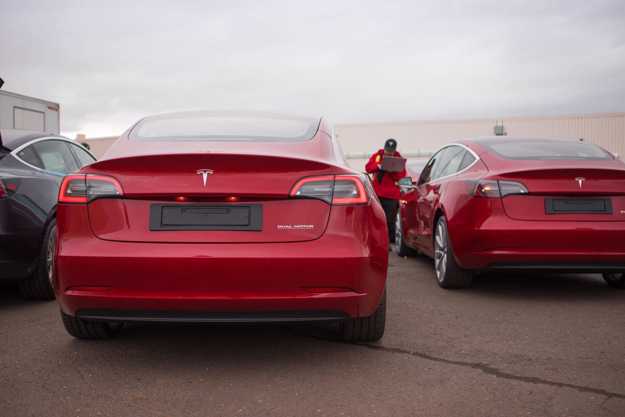 Появилось первое фото европейской версии Tesla Model 3