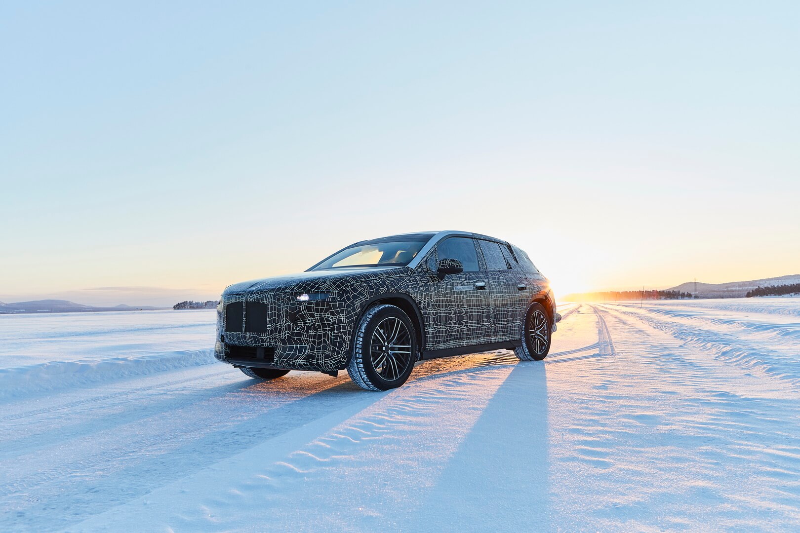 Тестовый прототип BMW iNEXT на зимних испытаниях