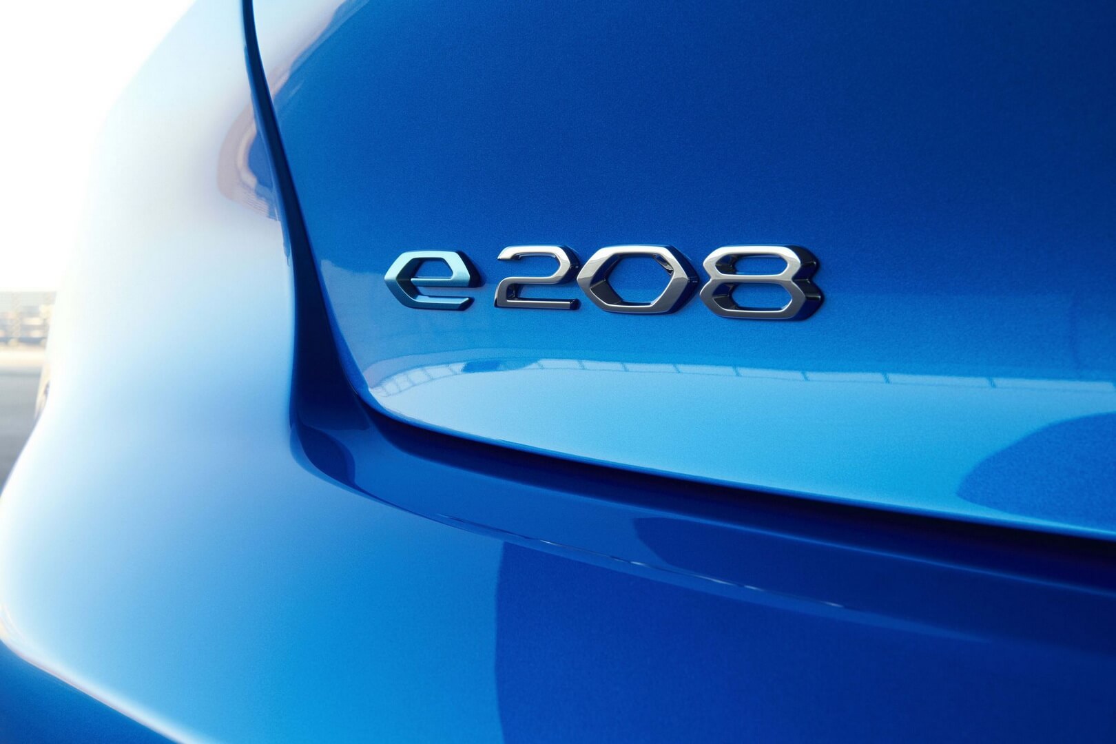 Фотография экоавто Peugeot e-208 - фото 24