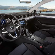 Фотография экоавто Volkswagen Passat GTE 2019 - фото 8