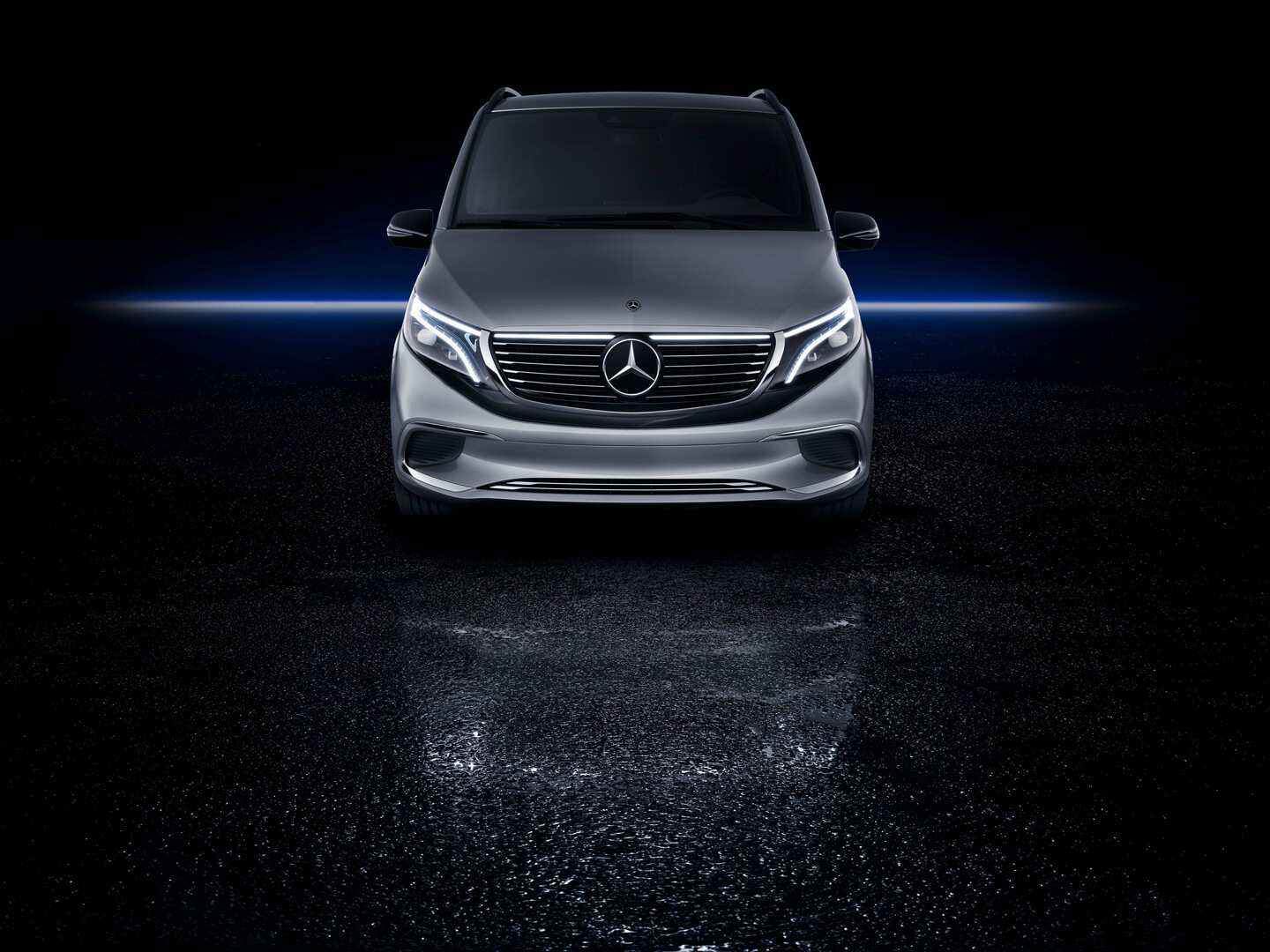 Mercedes-Benz презентовал премиальный электрофургон EQV