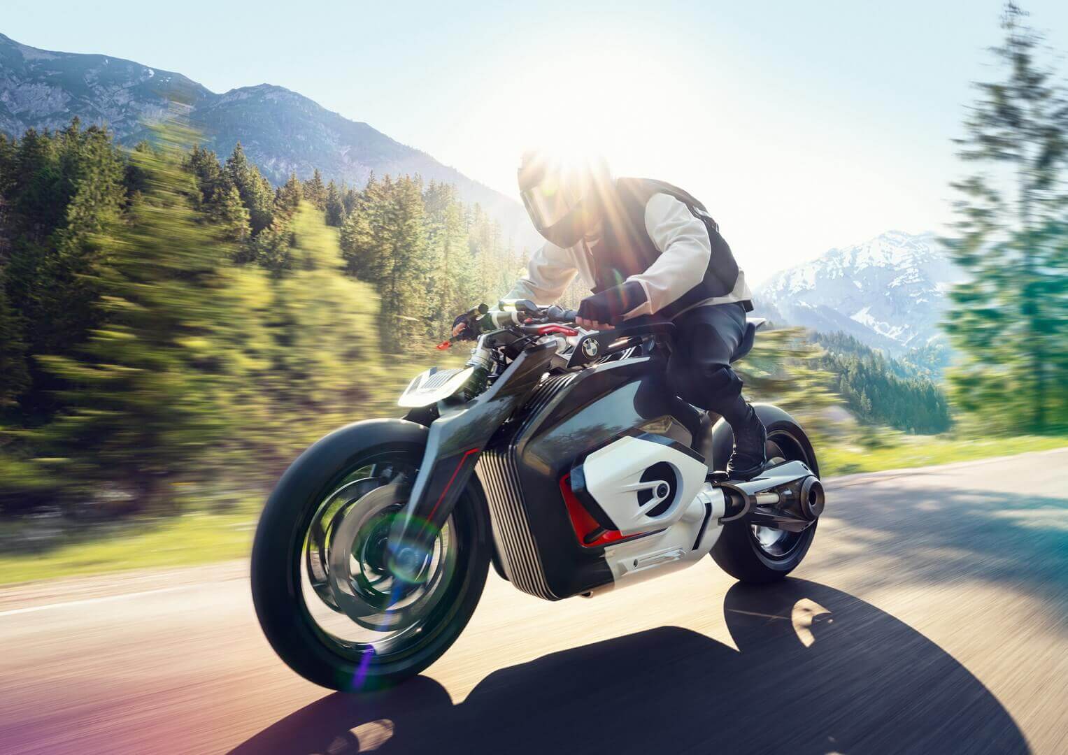 BMW представил электрический мотоцикл Vision DC Roadster