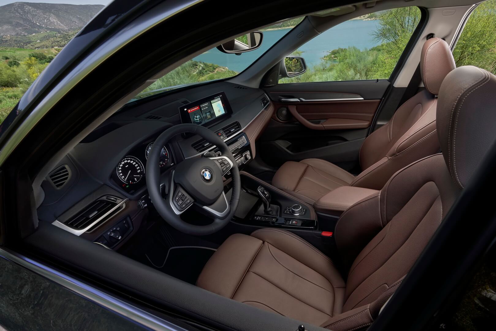 Салон BMW X1 xDrive25e PHEV