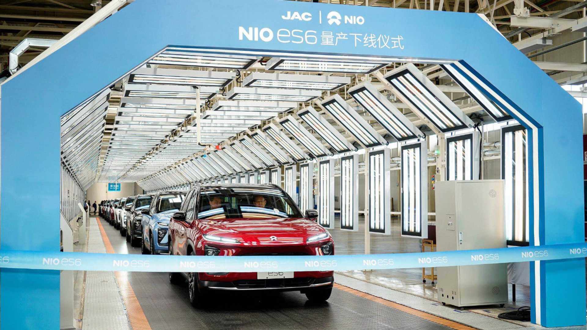 NIO начинает поставки электрического кроссовера ES6 в Китае