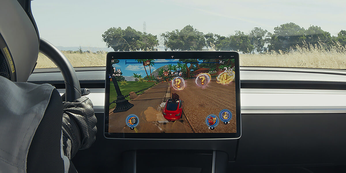 Tesla предлагает новые видеоигры в приложении Tesla Arcade