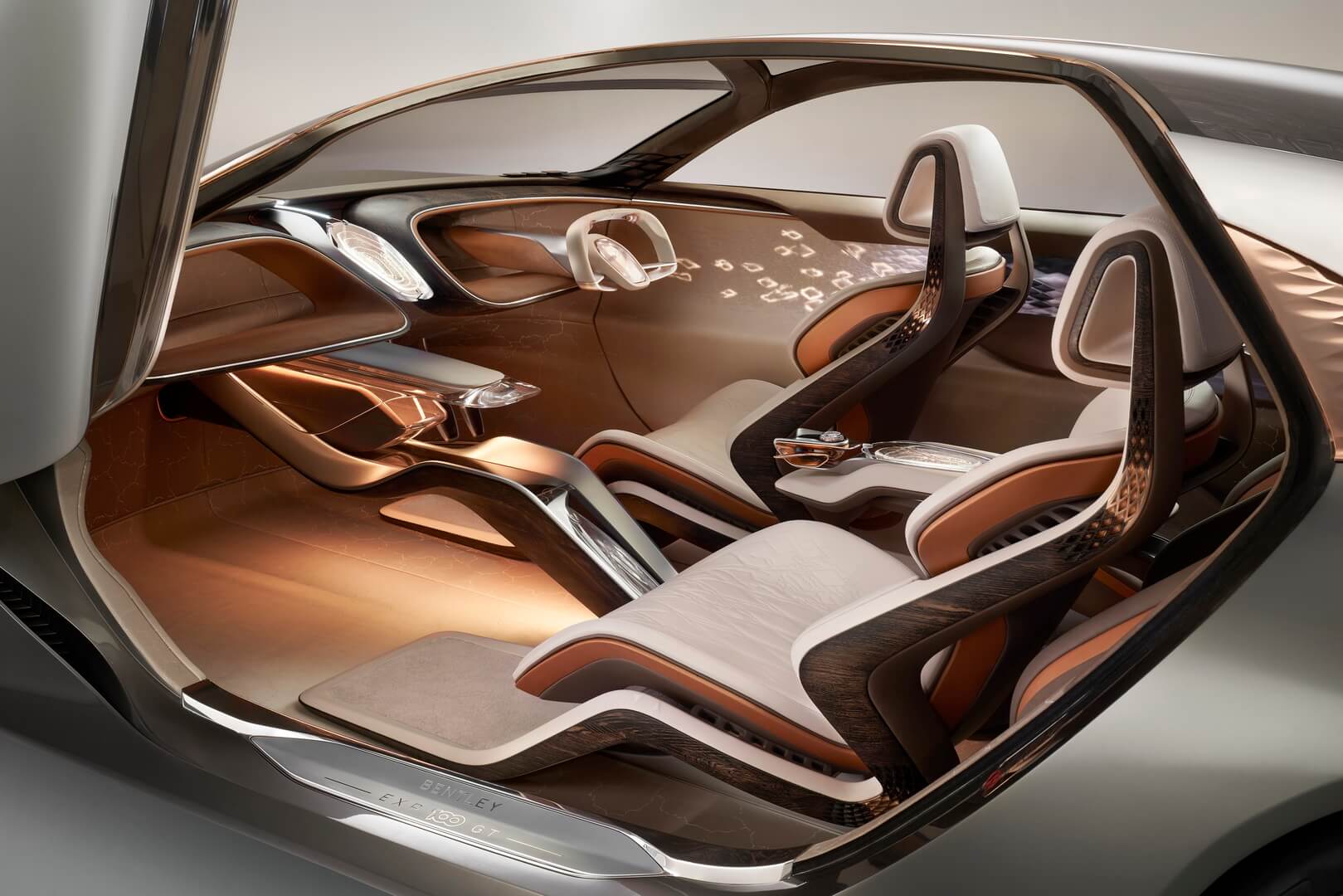 Салон электрического концепта Bentley EXP 100 GT