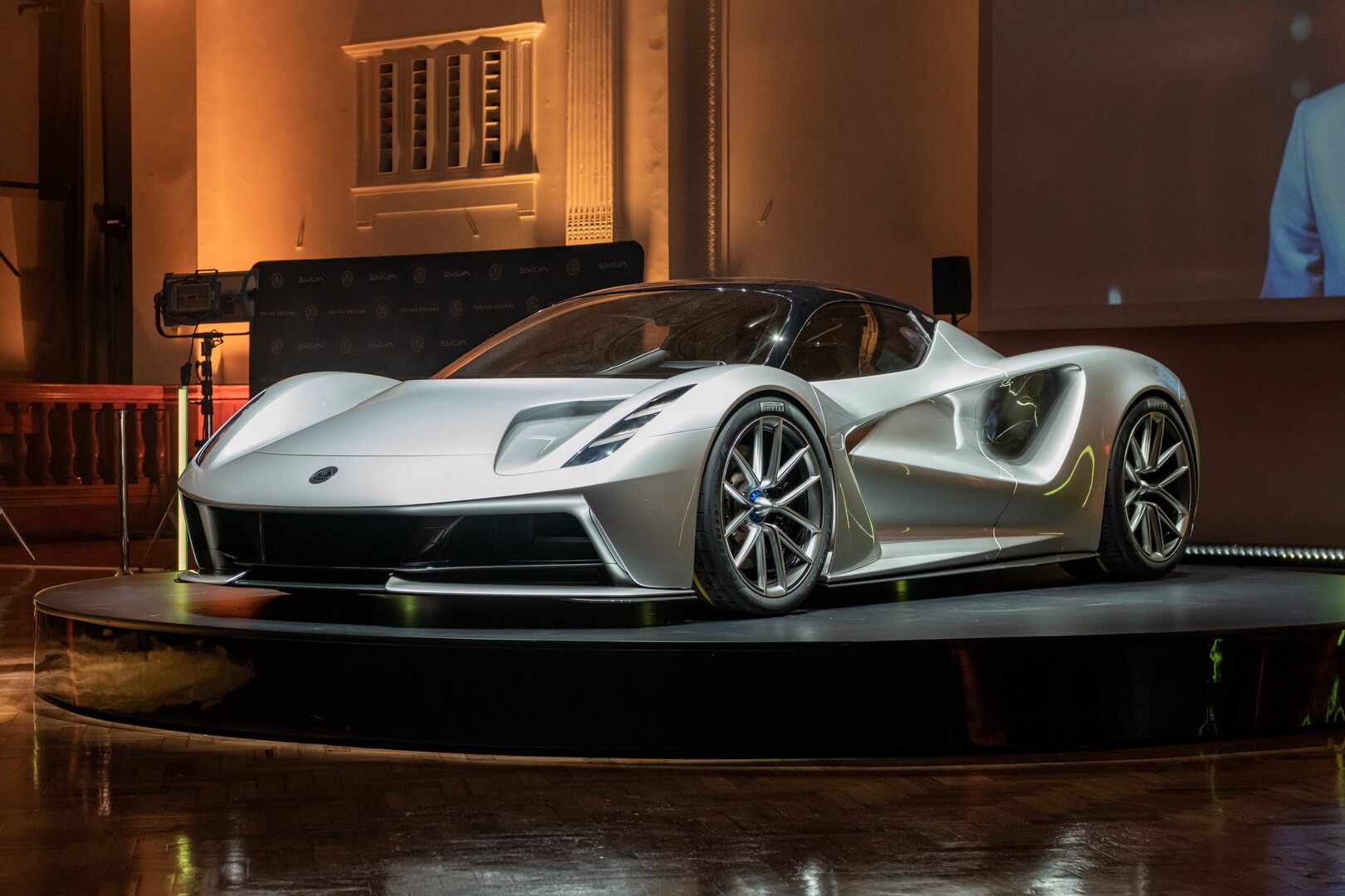 Электрический Lotus Evija стал самым мощным серийным автомобилем