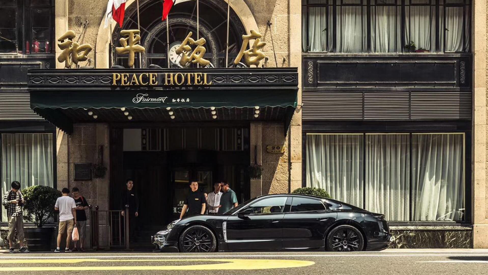 Porsche официально дебютирует с прототипом Taycan в Шанхае 