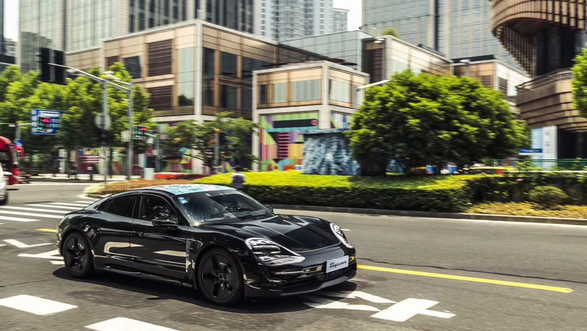 Демонстрация прототипа Porsche Taycan в Шанхае