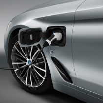 Фотография экоавто BMW 530e iPerformance - фото 3