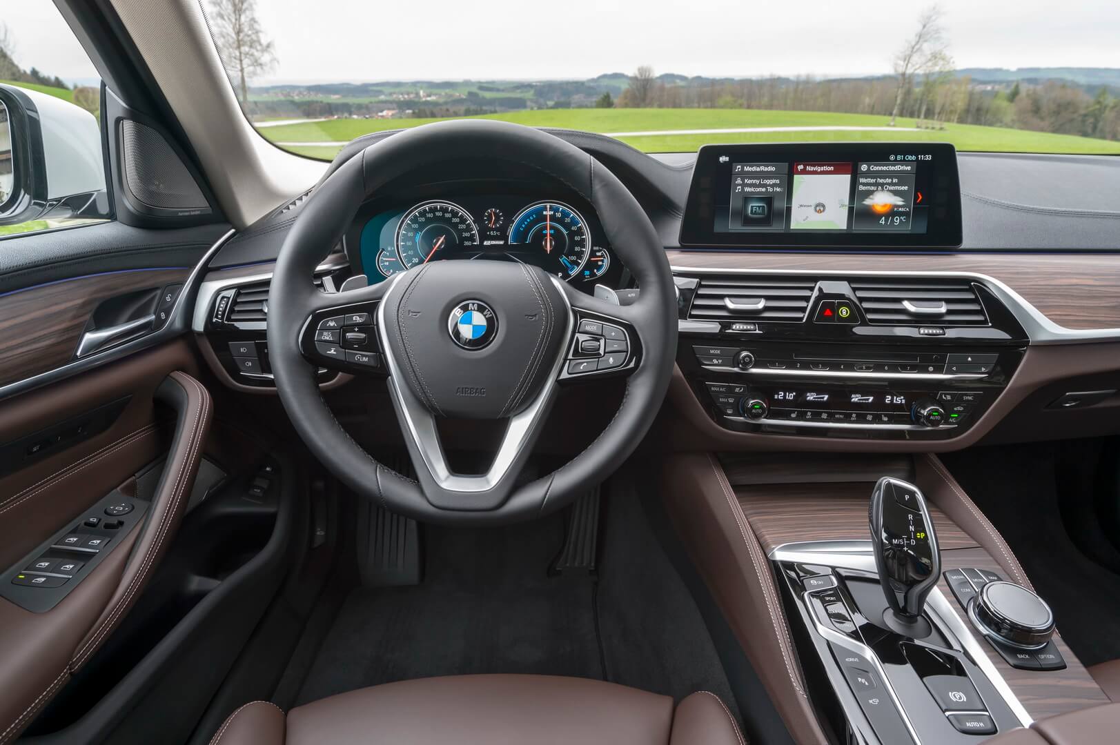 Фотография экоавто BMW 530e iPerformance - фото 30