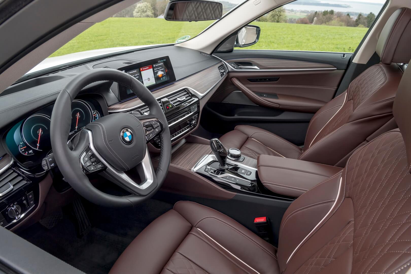 Фотография экоавто BMW 530e iPerformance - фото 27