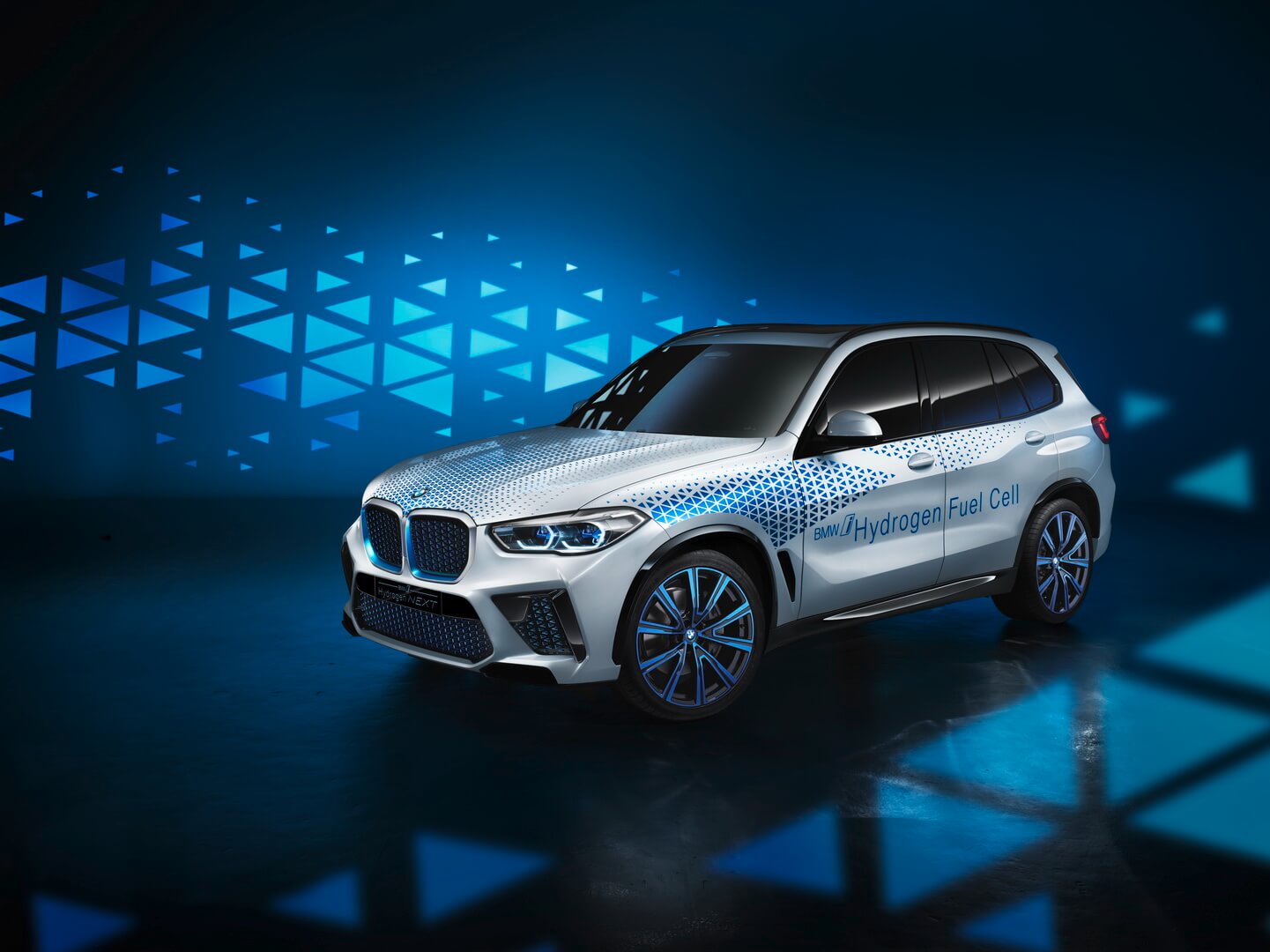 Во Франкфурте дебютировал водородный BMW i Hydrogen Nex