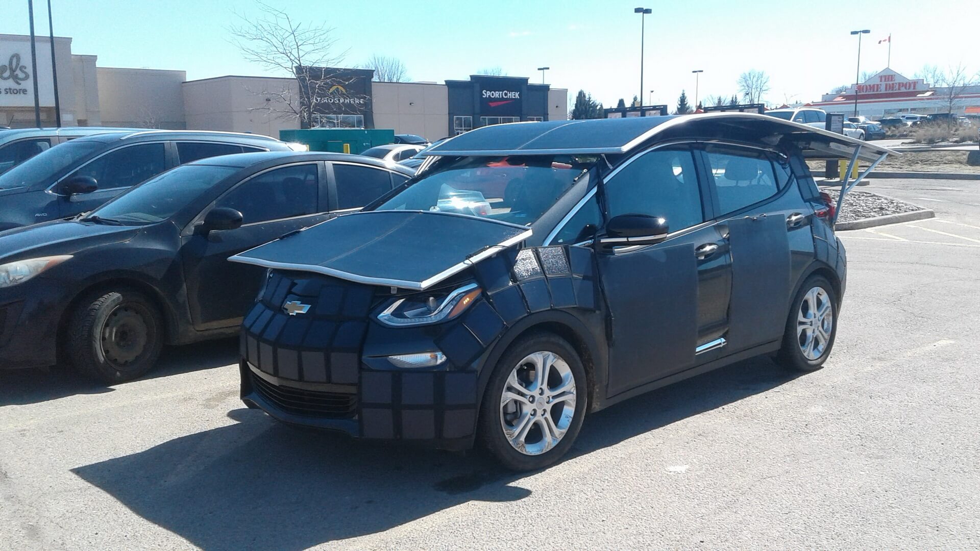 Канадец превратил Chevrolet Bolt EV в «солнечный» электромобиль