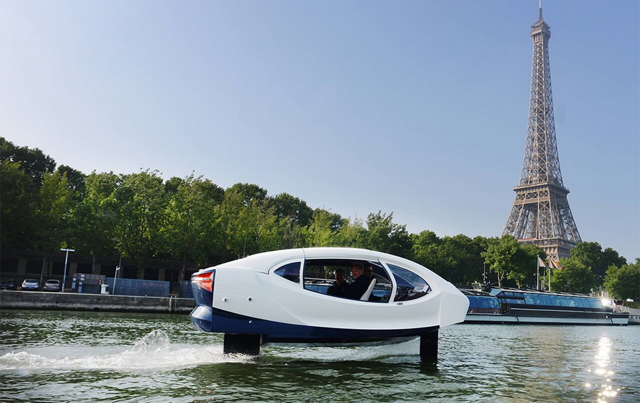 «Летающее» речное электрическое такси тестируется в Париже