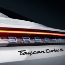 Фотография экоавто Porsche Taycan Turbo - фото 3