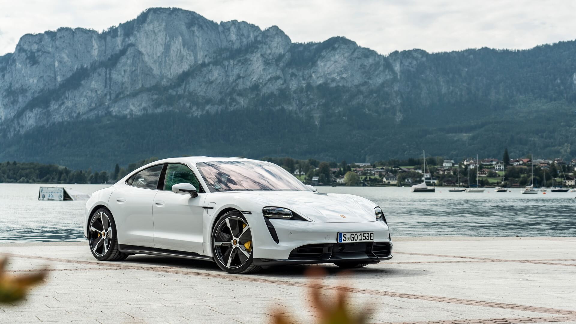 Спортивный седан Taycan — единственный на данный момент электромобиль в линейке Porsche 