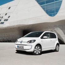 Фотография экоавто Volkswagen e-Up! (32,3 кВт⋅ч) - фото 14