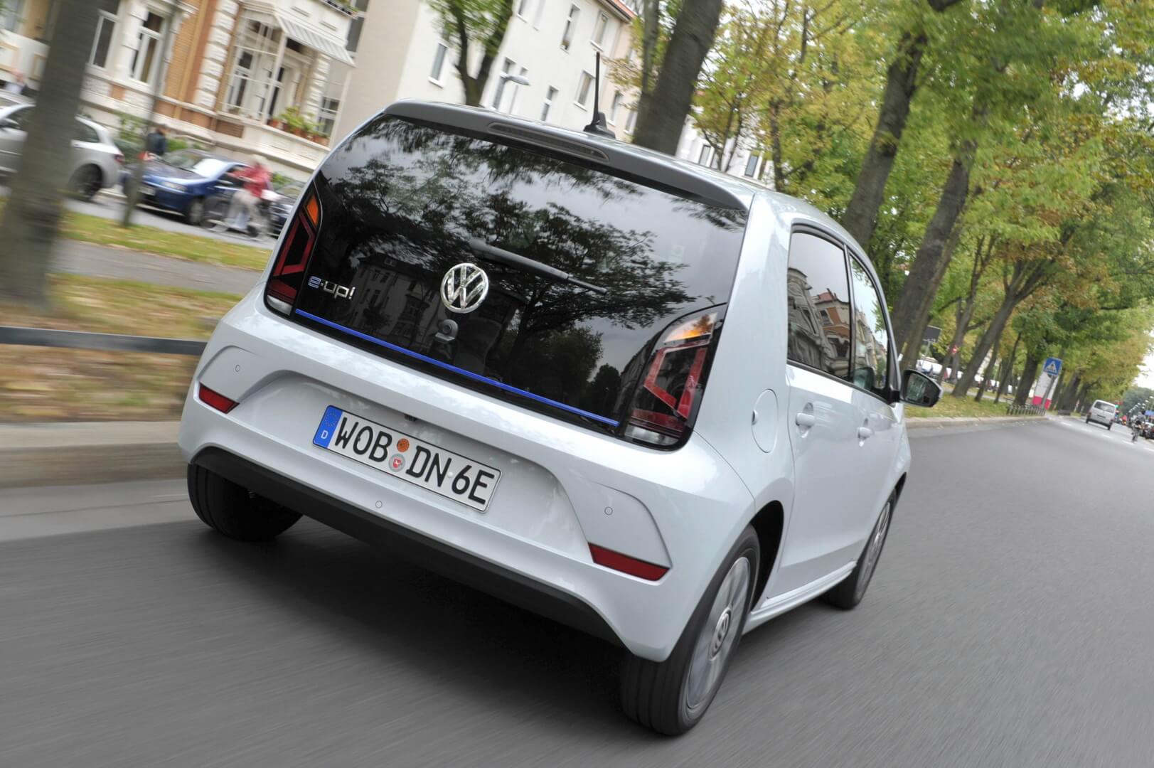 Фотография экоавто Volkswagen e-Up! (32,3 кВт⋅ч) - фото 13
