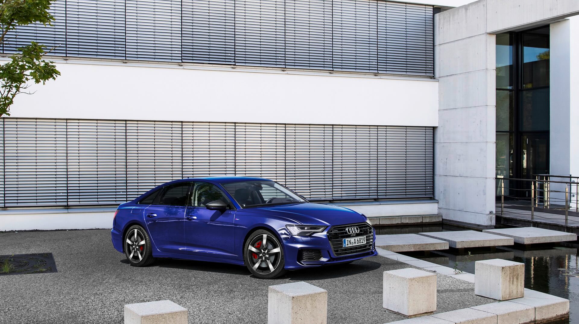 Audi представила плагин-гибрид A6 55 TFSI e quattro