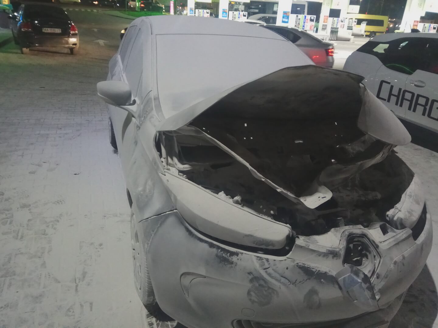 Электромобиль Renault ZOE после возгорания и тушения