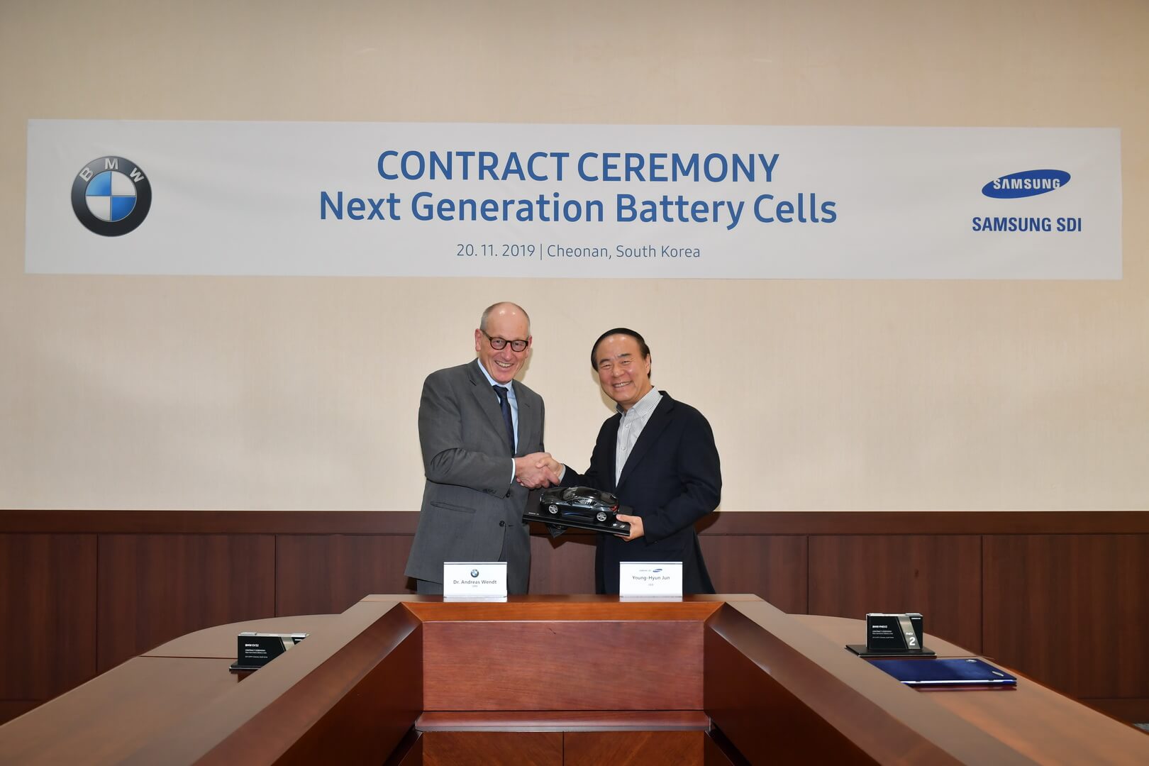 Подписание контракта на поставку аккумуляторов с Samsung SDI
