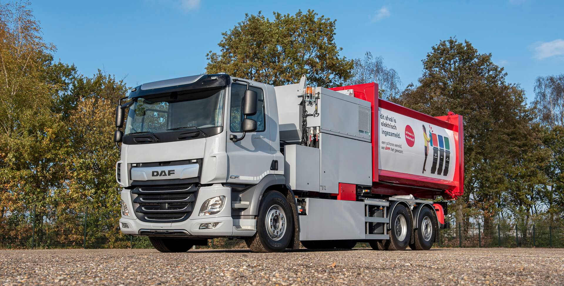 DAF представил свой электрический трехосный грузовик CF Electric с жестким шасси 6×2 массой 28 тонн