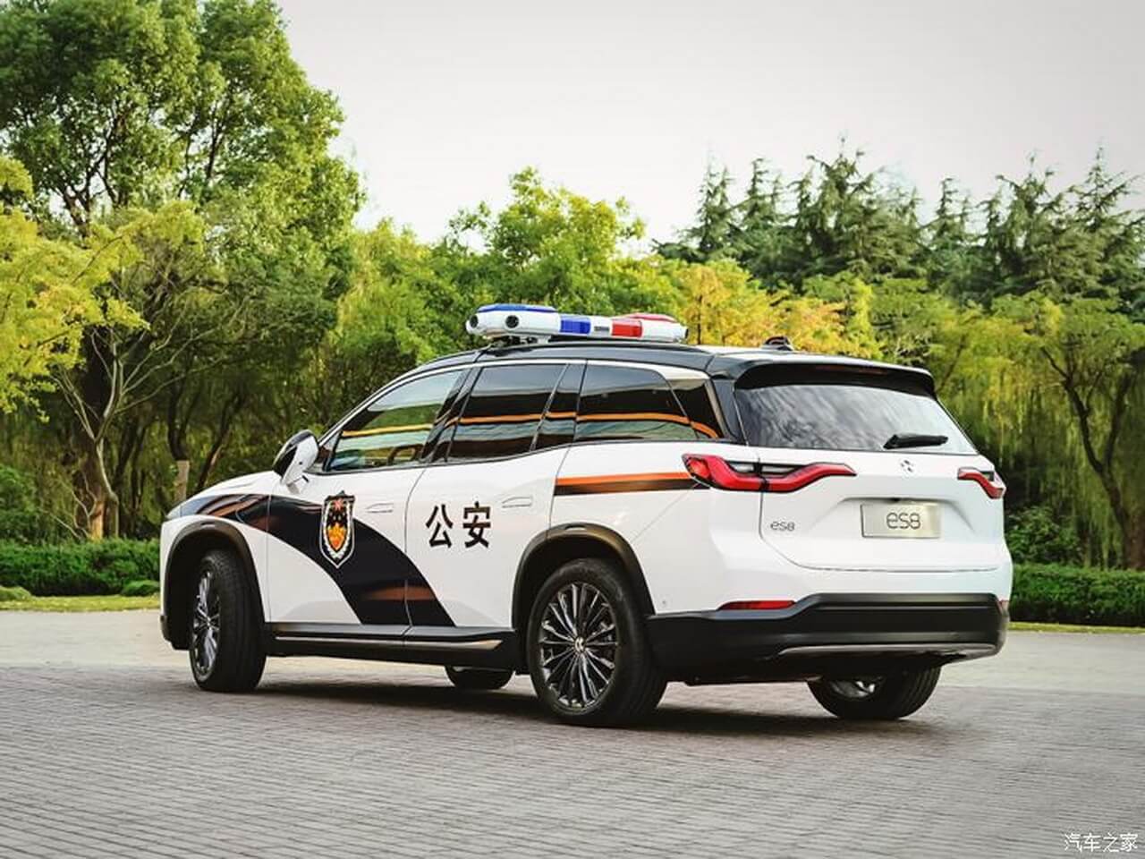 Электрокар NIO ES8 стал полицейским автомобилем