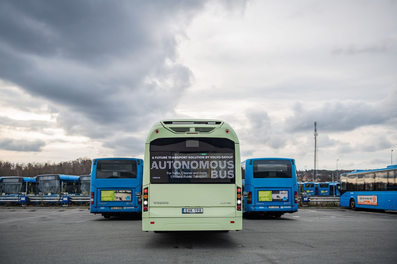 Volvo провела испытания автономного электрического автобуса в депо
