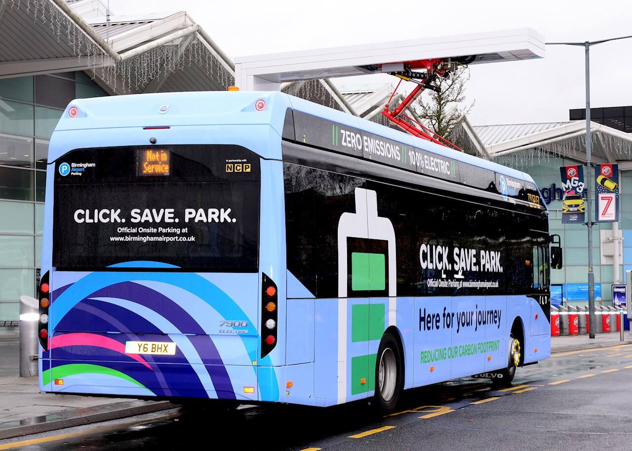 Пантографы Opp Charge ABB мощностью 300 кВт позволяют зарядить автобус за 6 минут