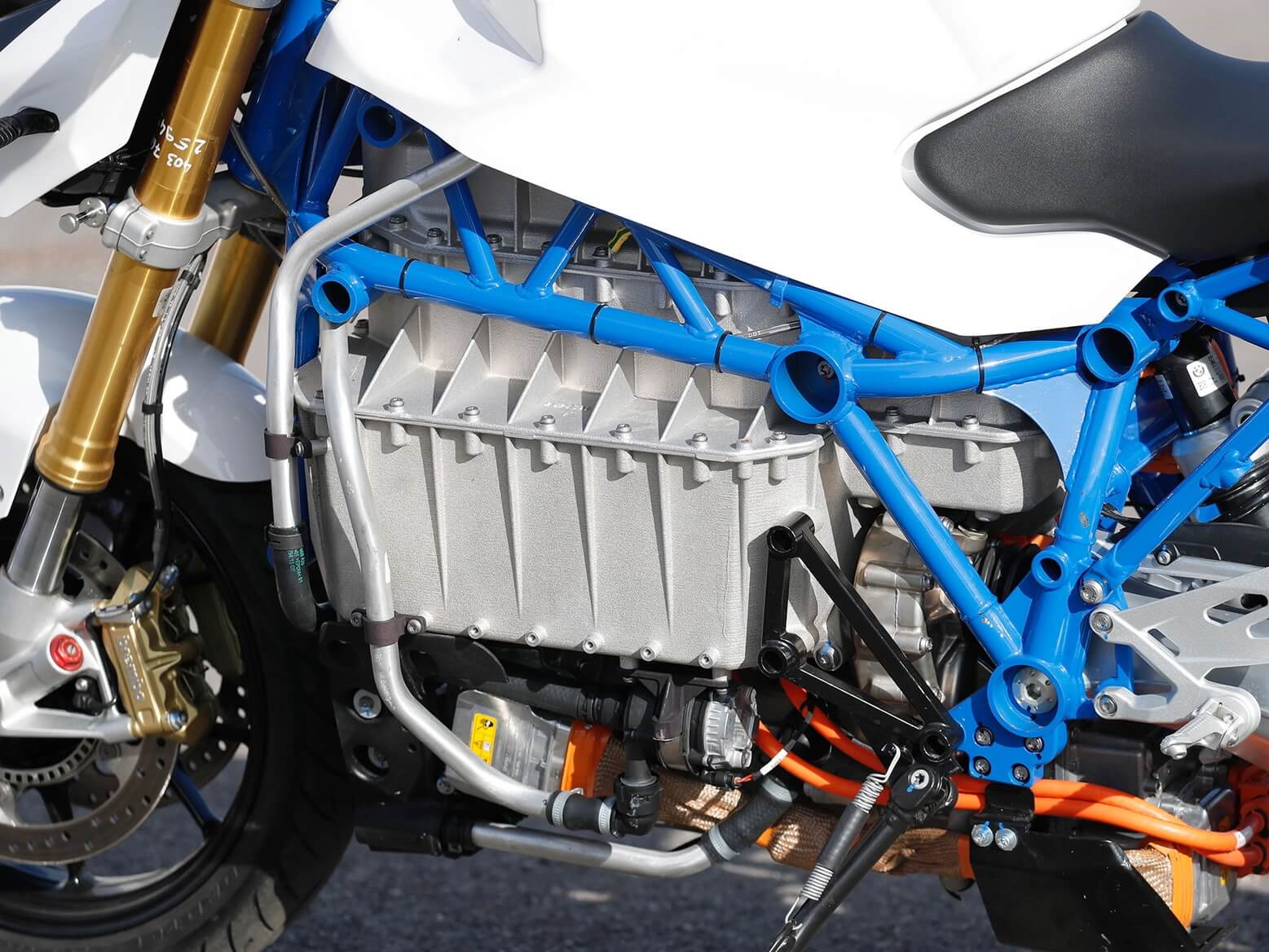 Аккумулятор электрического мотоцикла BMW E-Power Roadster