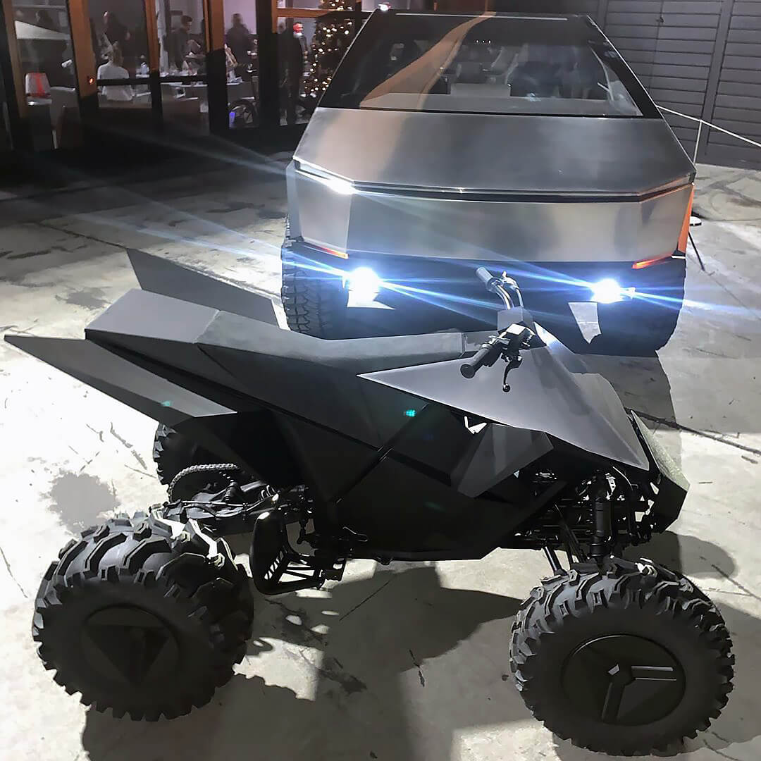 Tesla Cybertruck и квадроцикл Cyberquad ATV