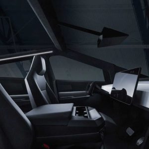 Tesla Cybertruck засняли на испытательном треке c массивным дворником и зеркалами заднего вида
