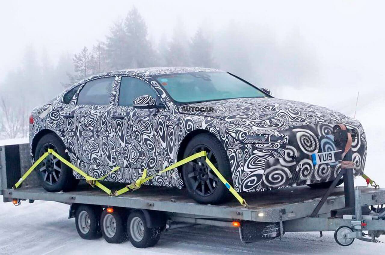 Электрический Jaguar XJ 2020 впервые попал на фото
