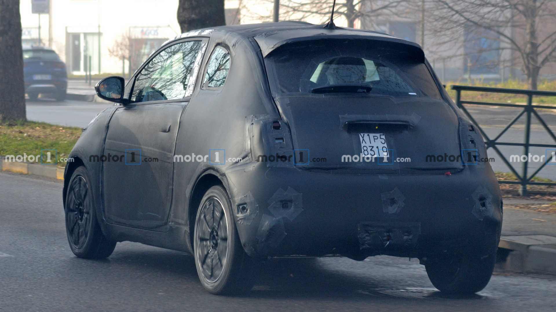 Шпионские фотографии нового Fiat 500e