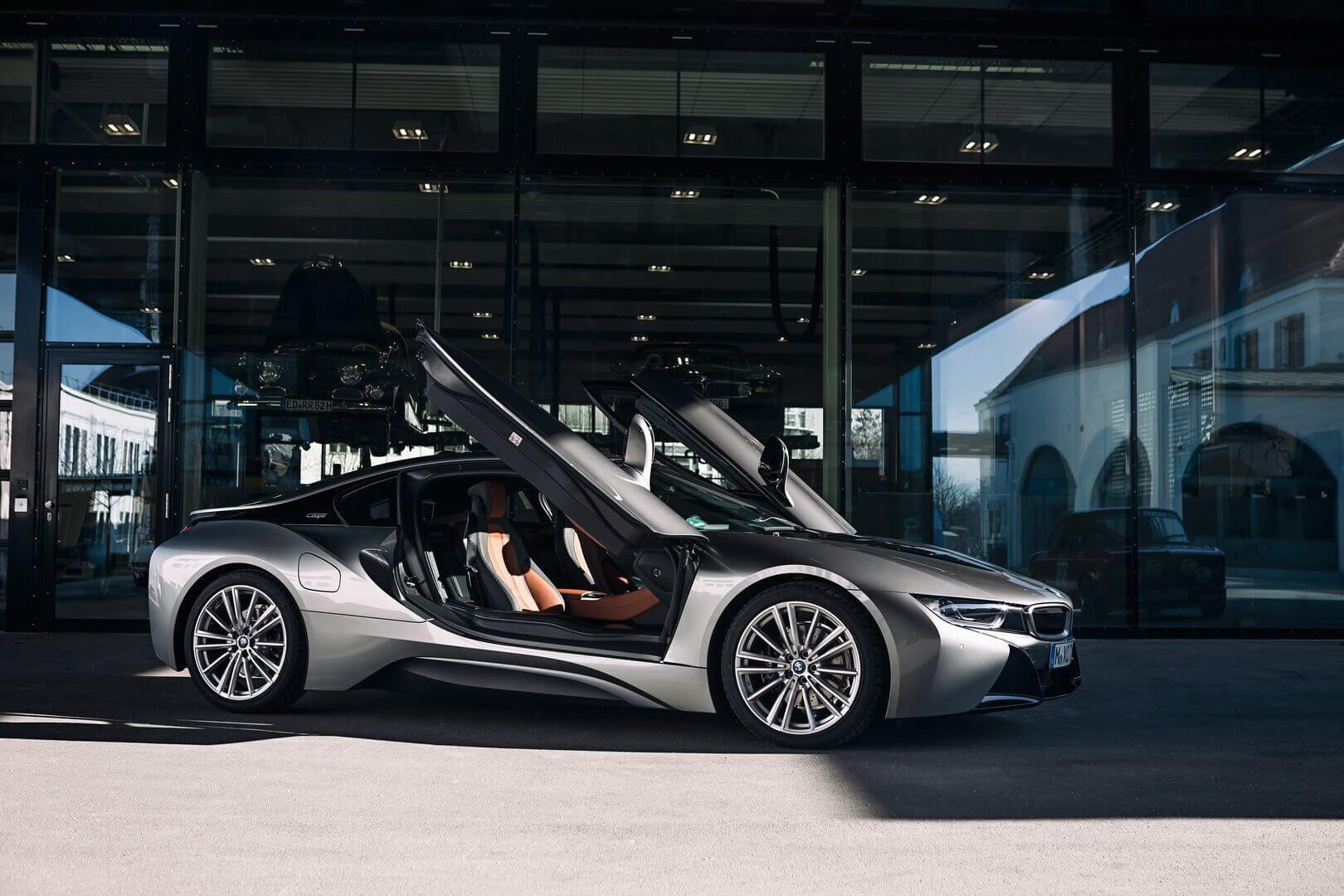 BMW i8 — самый успешный спортивный автомобиль в мире с электрифицированным приводом