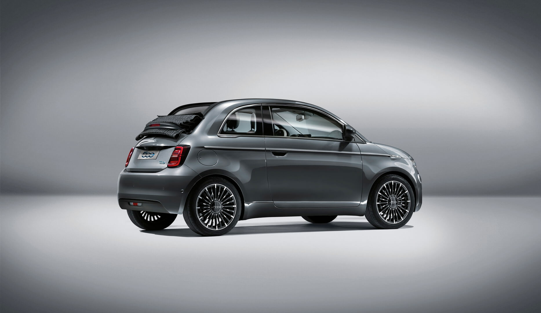 Новый Fiat 500 «La Prima»: ограниченная серия будущего бестселлера