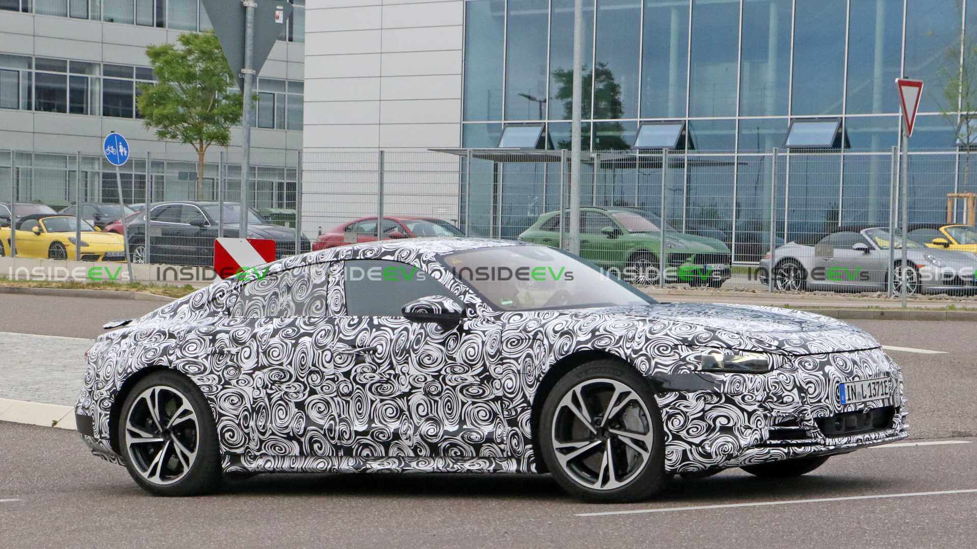 Тестовый электрический седан Audi e-tron GT