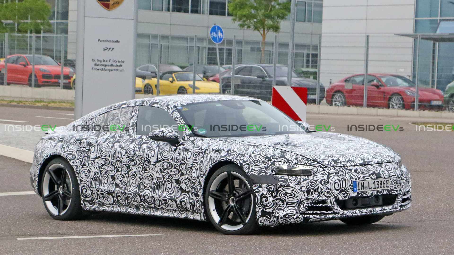Audi e-tron GT на дисках от Porsche Taycan