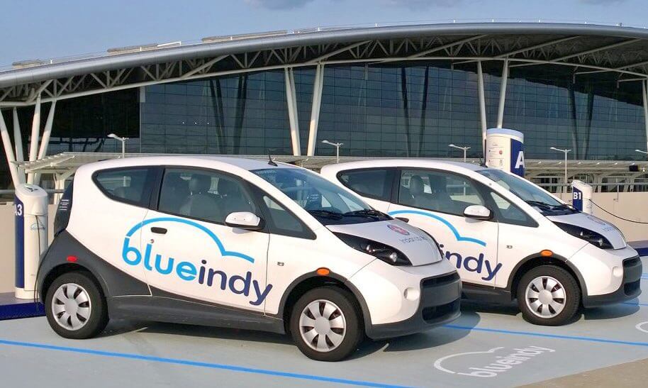 Электромобили Bluecar каршерингового сервиса BlueIndy