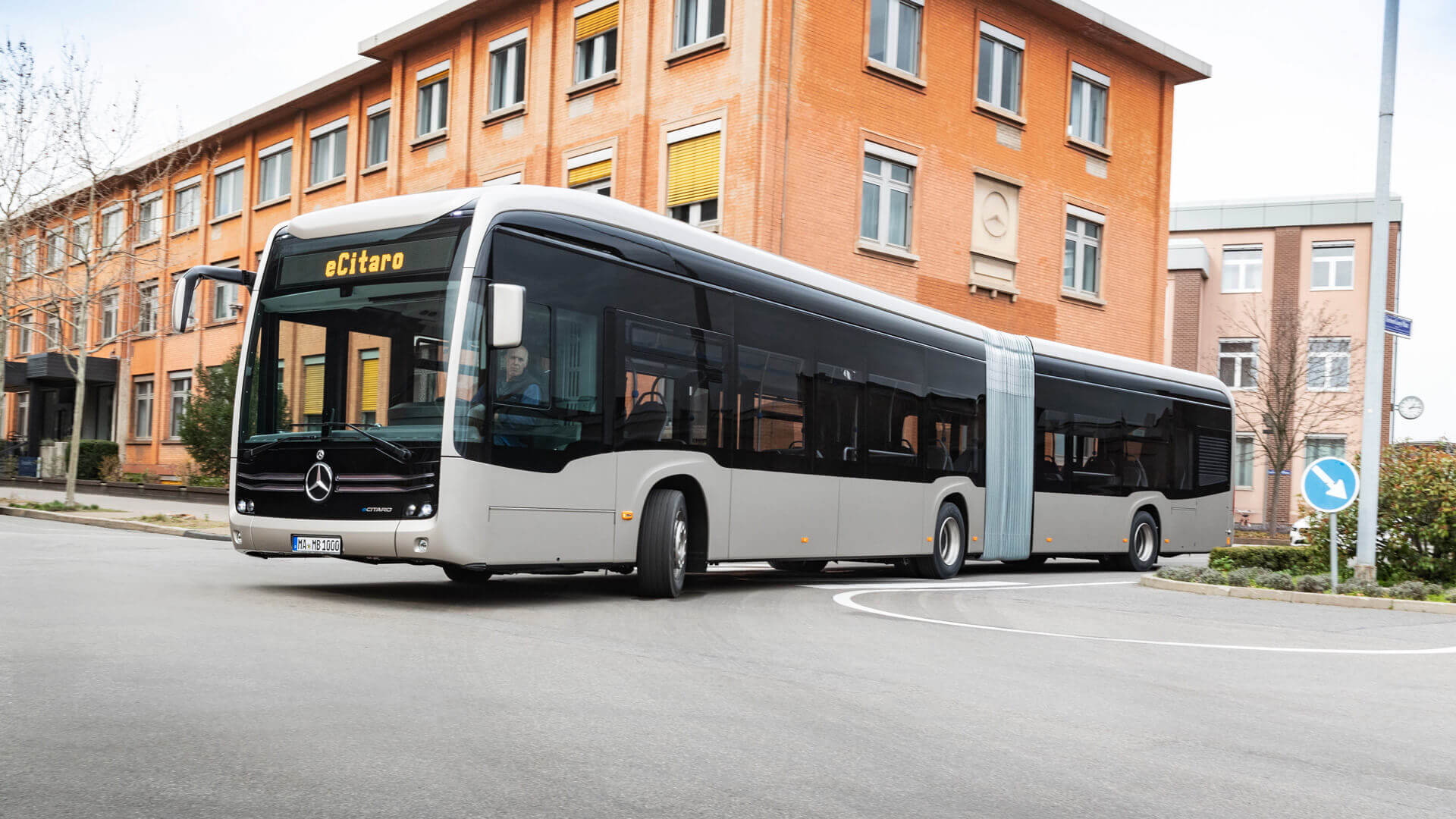 Электрический сочлененный автобус Mercedes-Benz eCitaro G